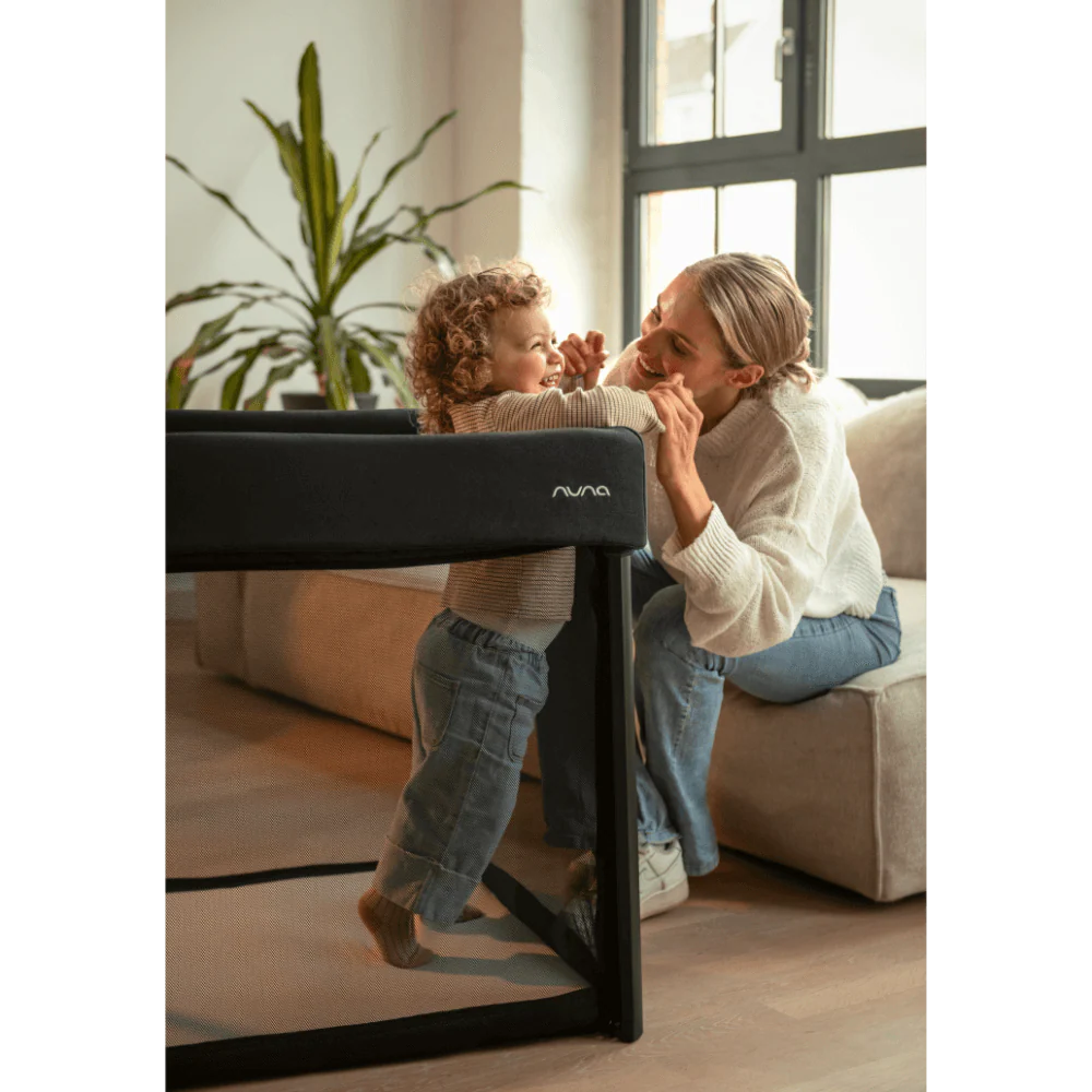 Paal Play Yard - Caviar