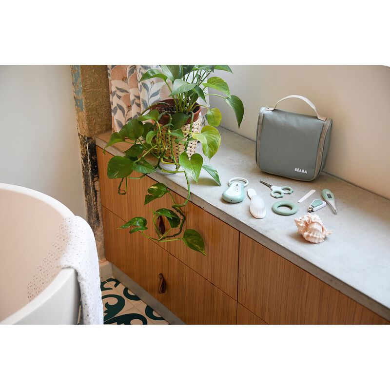 Grooming Kit - Hanging Toiletry Pouch with 9 Accessories - Sage Green